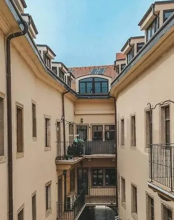 Michalska 2 Апартаменты Братислава